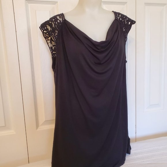 Jessica Black T-Shirt with Lace Detail on Back and Shoulders - Picture 3 of 8